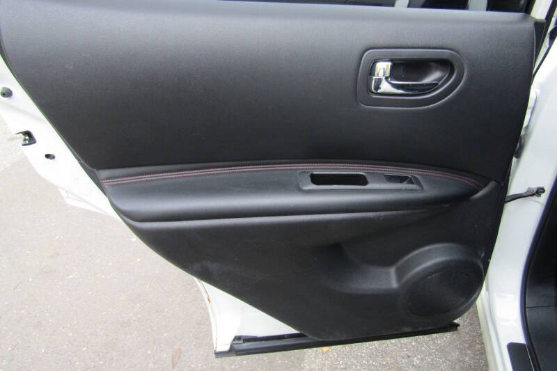 2013 Nissan Rogue SV w/SL Package