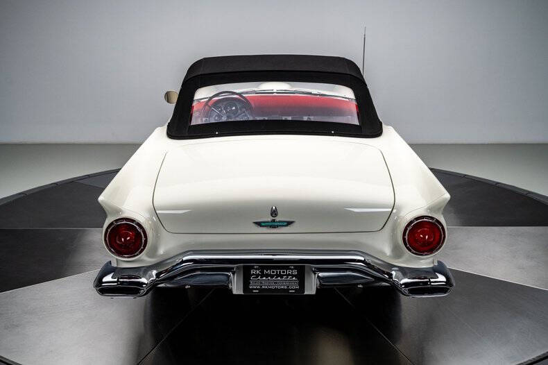 1957 Ford Thunderbird