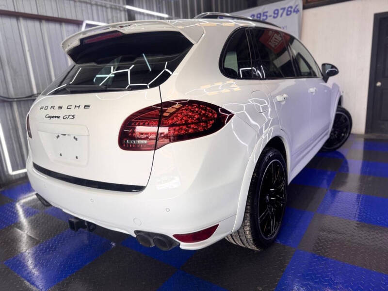 2013 Porsche Cayenne GTS