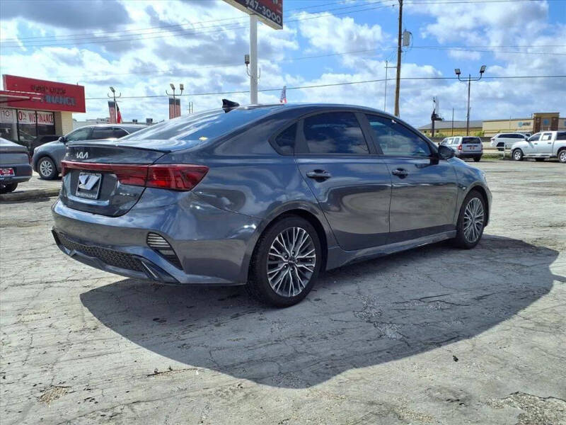 2022 Kia Forte GT Line