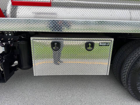 2017 Freightliner M2 106