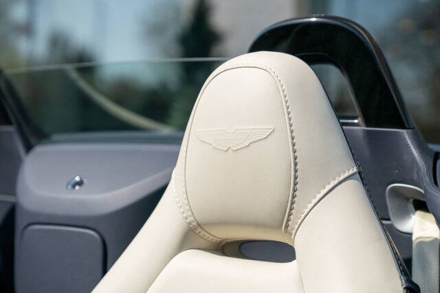 2023 Aston Martin Vantage 9