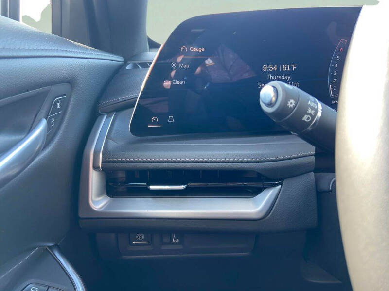 2025 Cadillac XT4 Premium Luxury