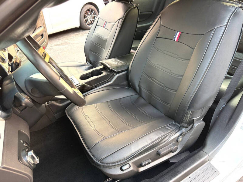 2005 Ford Mustang GT Deluxe