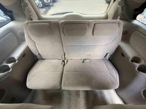 2004 Toyota Sienna XLE Limited 7 Passenger