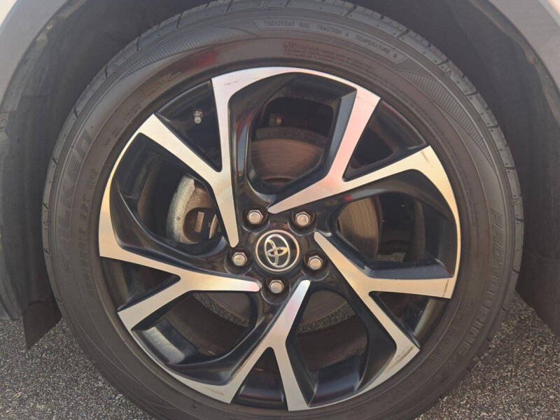 2018 Toyota C-HR XLE Premium