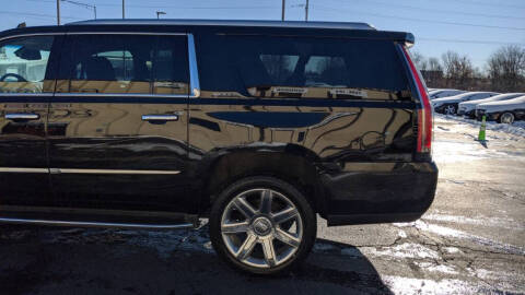 2017 Cadillac Escalade ESV Luxury