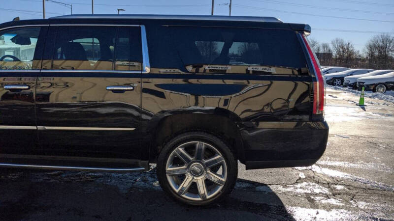 2017 Cadillac Escalade ESV Luxury