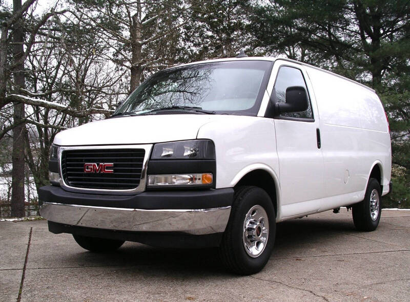 2023 GMC Savana Cargo Work Van's photo