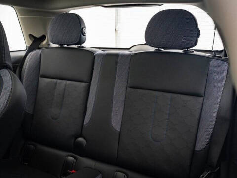 2025 MINI Hardtop 2 Door Cooper Signature Trim