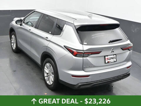 2025 Mitsubishi Outlander ES