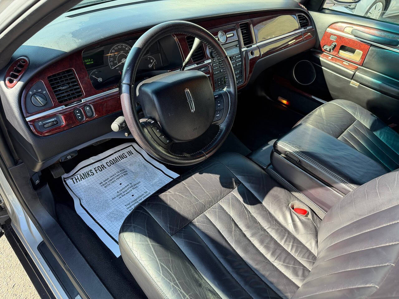 2005 Lincoln Town Car 6