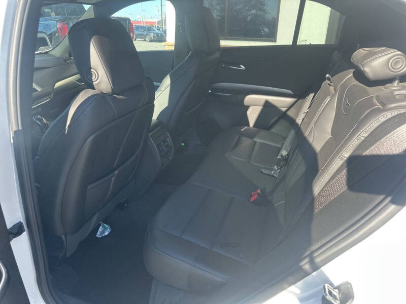 2022 Cadillac XT4 Premium Luxury