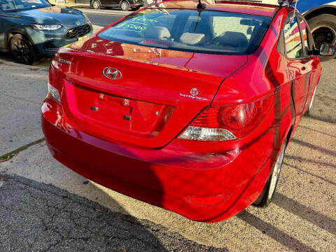 2012 Hyundai Accent GLS