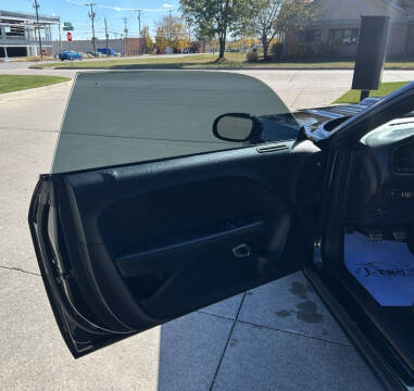 2016 Dodge Challenger R/T Shaker