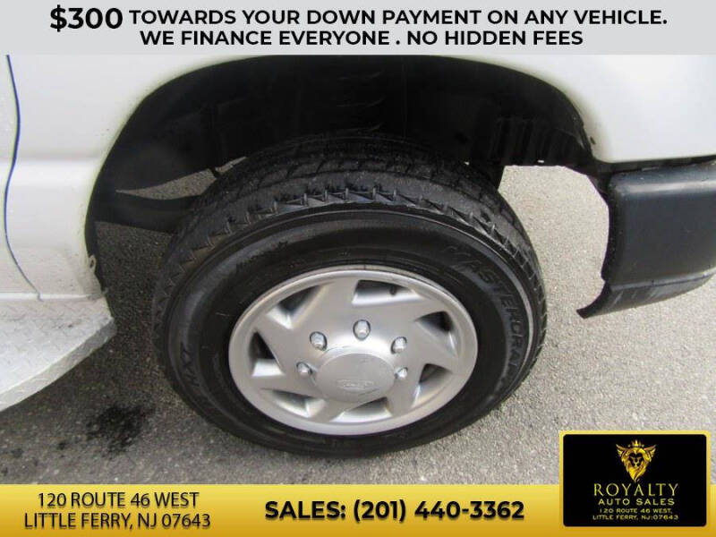 2011 Ford E-Series E-150 XLT