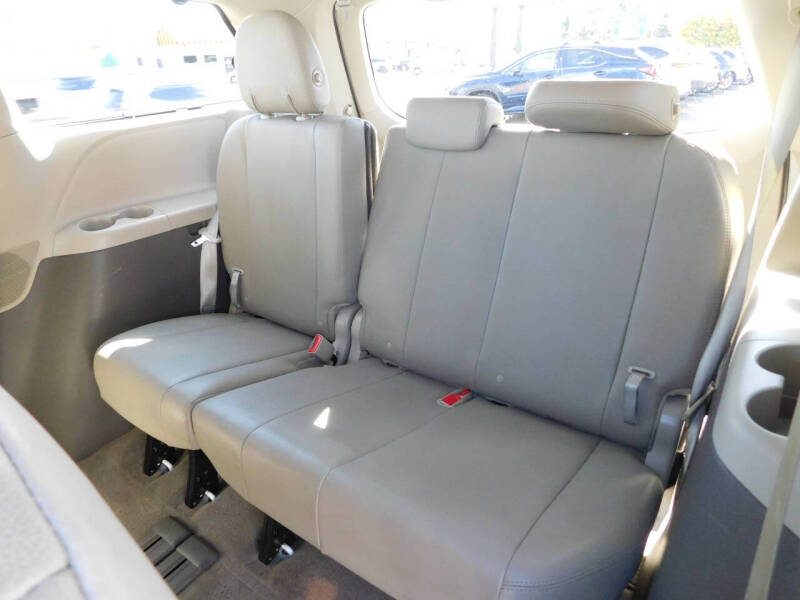 2015 Toyota Sienna XLE 8-Passenger