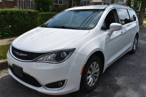 2024 Chrysler Pacifica Plug-In Hybrid Select
