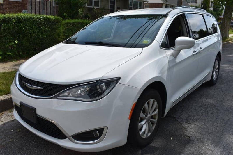 2024 Chrysler Pacifica Plug-In Hybrid Select