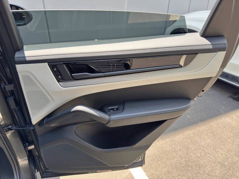 2025 Porsche Cayenne