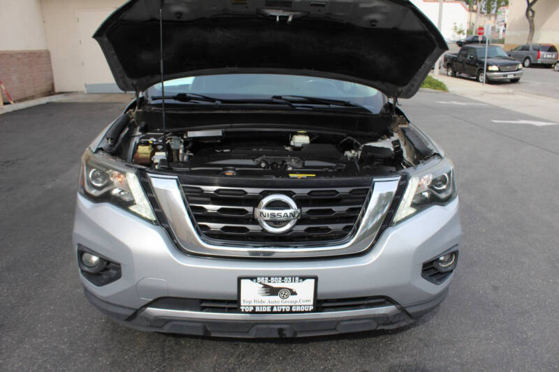 2020 Nissan Pathfinder SL