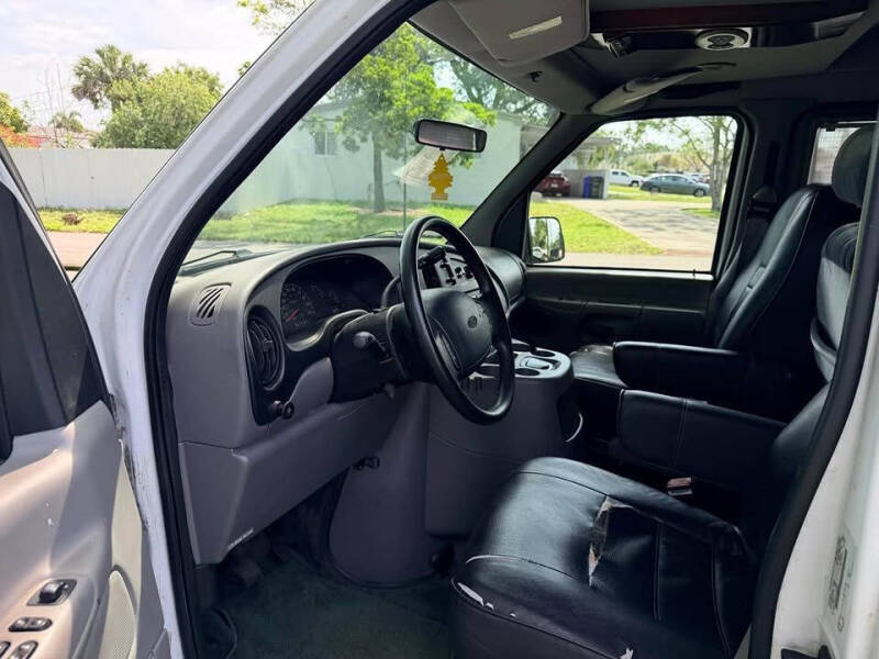 2000 Ford E-Series