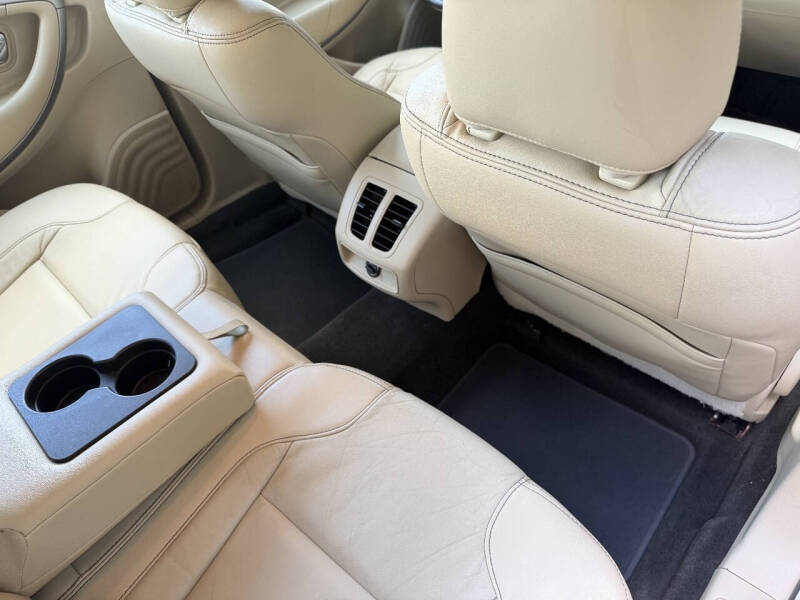 2015 Ford Taurus SEL