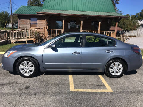 2010 Nissan Altima for sale at H & H Auto Sales in Athens TN
