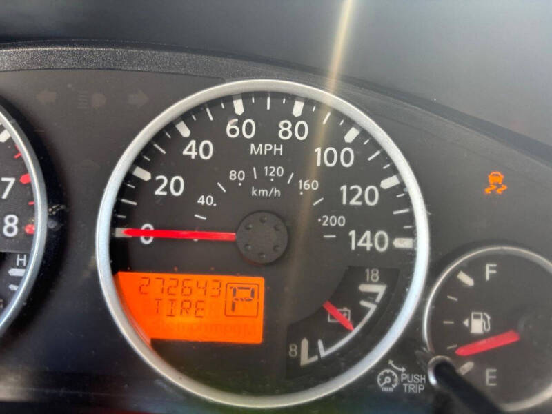2012 Nissan Pathfinder LE