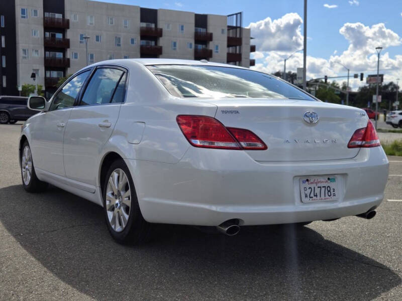 2010 Toyota Avalon