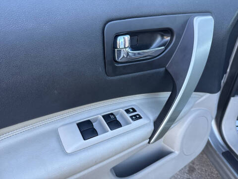 2013 Nissan Rogue SV w/SL Package