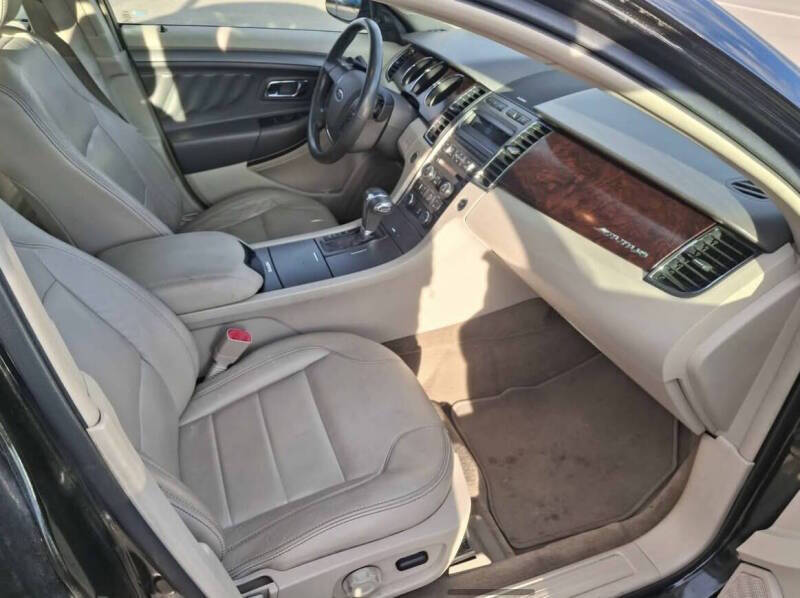 2011 Ford Taurus SEL