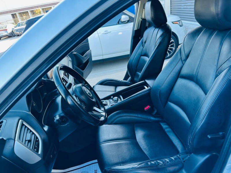 2017 Mazda MAZDA3 Touring