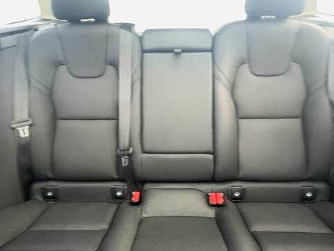 2025 Volvo XC60 B5 Plus Dark Theme