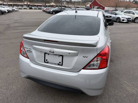 2019 Nissan Versa SV