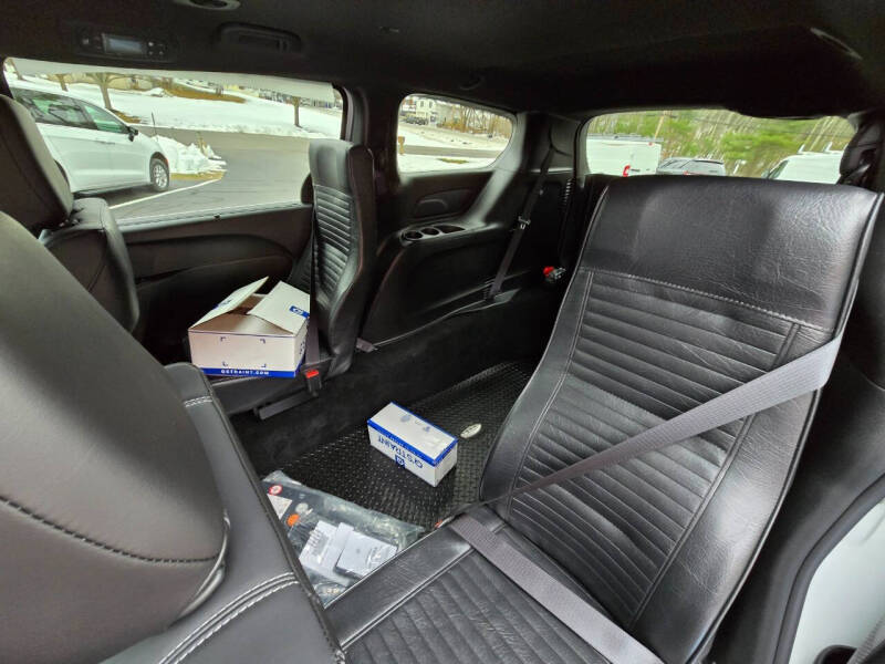 2025 Chrysler Voyager LX