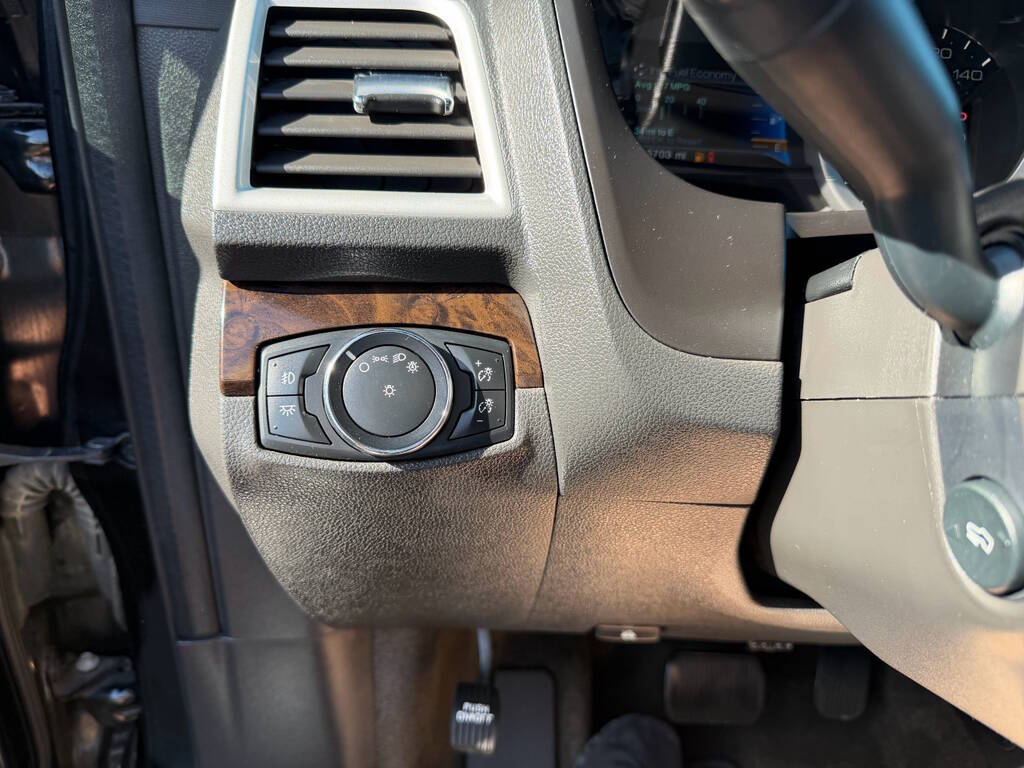 2014 Ford Explorer 33
