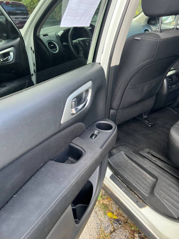 2017 Nissan Pathfinder SL