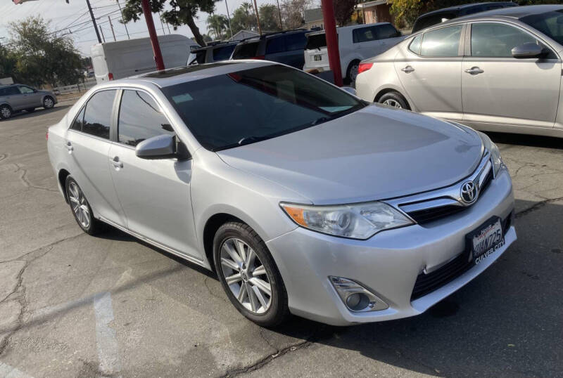 2012 Toyota Camry XLE photo 3