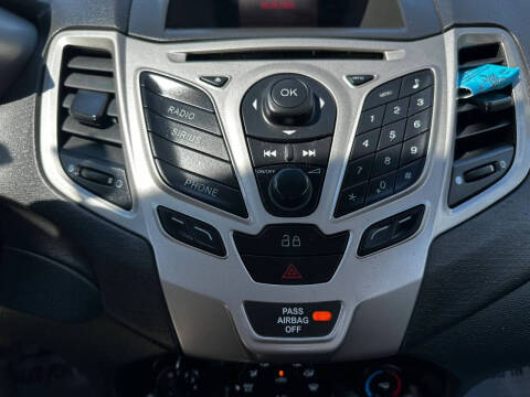 2013 Ford Fiesta SE