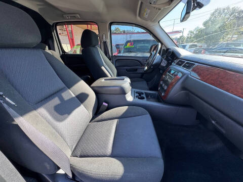 2011 Chevrolet Avalanche LS