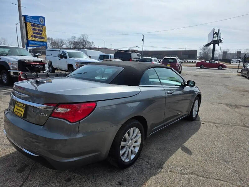 2012 Chrysler 200 Touring