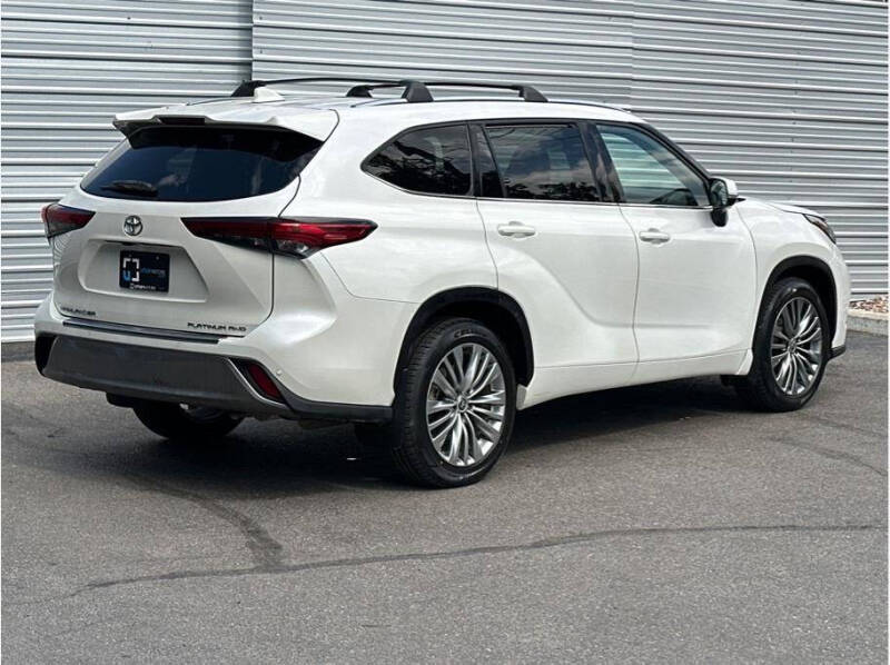 2021 Toyota Highlander Platinum