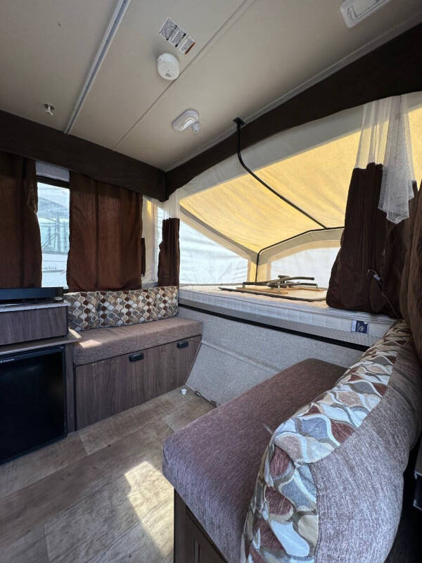 2015 Palomino BASECAMP 10DD