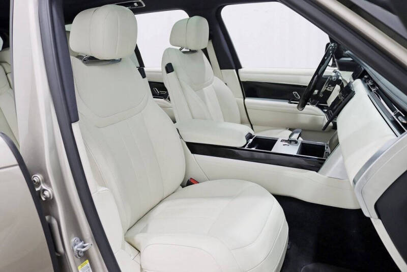 2025 Land Rover Range Rover P530 SE