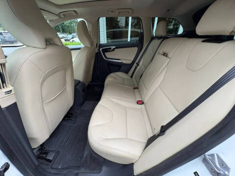 2016 Volvo XC60 T6 Drive-E