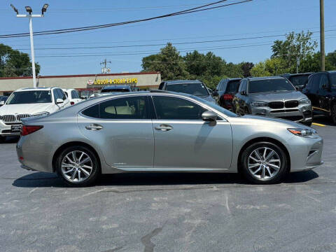 2016 Lexus ES 300h