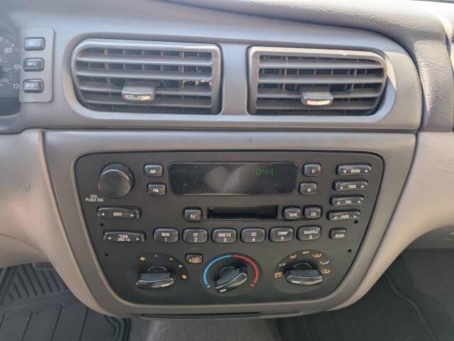 2004 Ford Taurus SE
