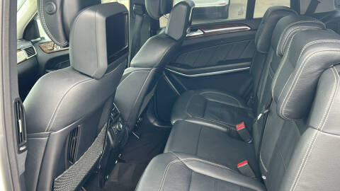 2015 Mercedes-Benz GL-Class GL 550 4MATIC