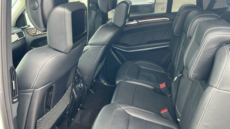 2015 Mercedes-Benz GL-Class GL 550 4MATIC